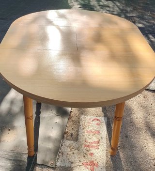 Mesa de comedor redonda de madera