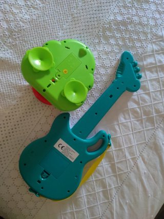 Juguetes: Guitarra y Volante Coche Bebé