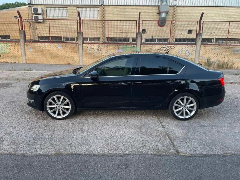 Skoda Superb 2020 - foto 1