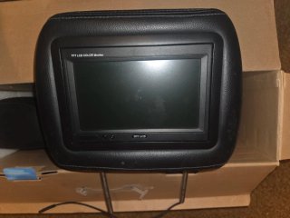 Reposacabezas con Pantalla