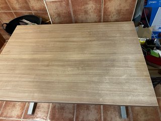 Escritorio madera y metal
