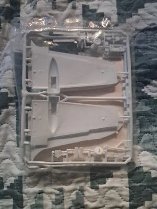 Plastyk PZL P.37 Los 1:72