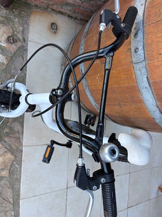 Bicicleta infantil blanca