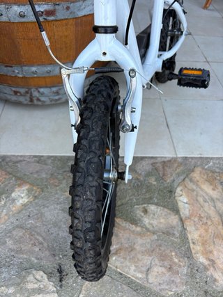 Bicicleta infantil blanca