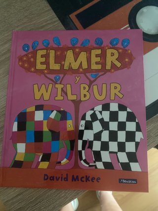 Libro infantil Elmer y wilbur.