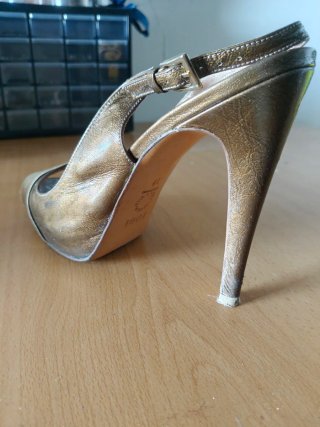 Zapatos de Tacón Dorados Lodi Talla 39 Cuero