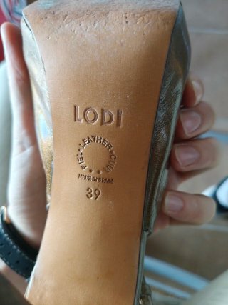 Zapatos de Tacón Dorados Lodi Talla 39 Cuero