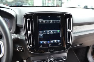 Volvo XC40 R-Design Bild-Hibrid 4x4+navegacion+USB