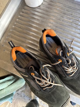 Zapatos de seguridad U-Power negros y naranjas