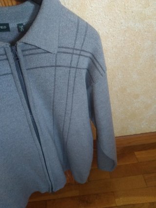 Chaqueta gris con cremallera para hombre