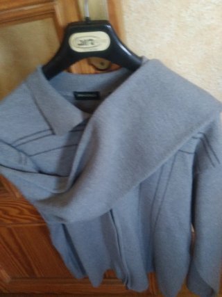 Chaqueta gris con cremallera para hombre