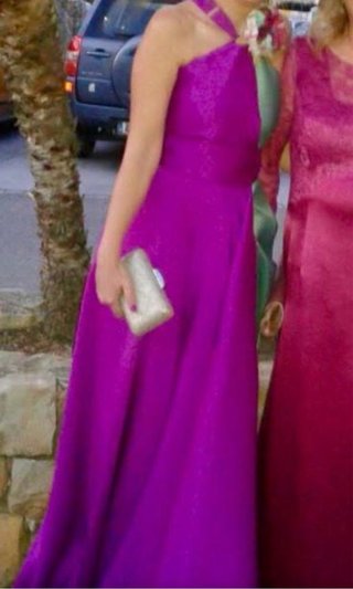 Vestido de fiesta multicolor, con sexy abertura