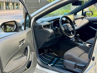 Toyota Corolla 1.8 125H BUSINESS PLUS E-CVT TOU SPORT