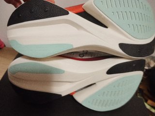 Scarpe running Saucony Endorphin Elite 2