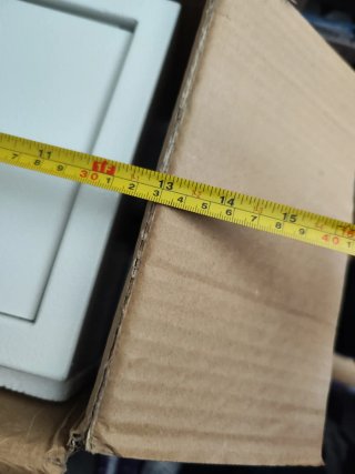 Caja fuerte de metal gris