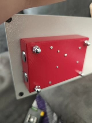 Caja fuerte de metal gris