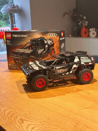 LEGO Technic 42160 Audi RS Q e-tron