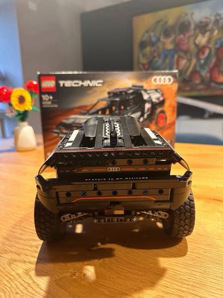 LEGO Technic 42160 Audi RS Q e-tron