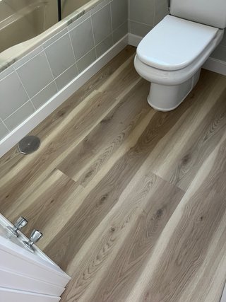 Instalación de tarima, parquet, puertas y rodapiés