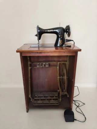 Máquina de coser Alfa