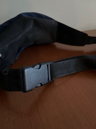 Marsupio blu con zip