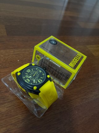 Reloj Mugello Calgary Negro y Amarillo
