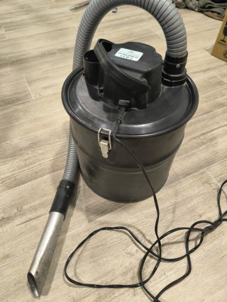 Aspirador de cenizas metálico
