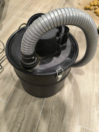 Aspirador de cenizas metálico