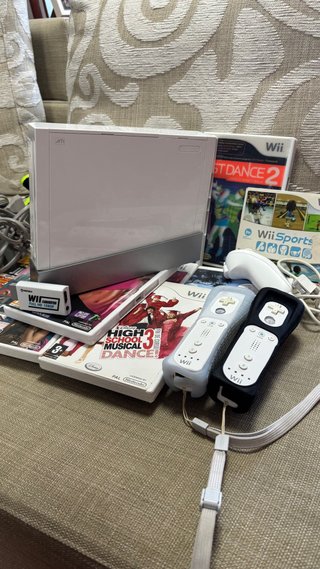 Nintendo Wii + 12 juegos + Accesorios