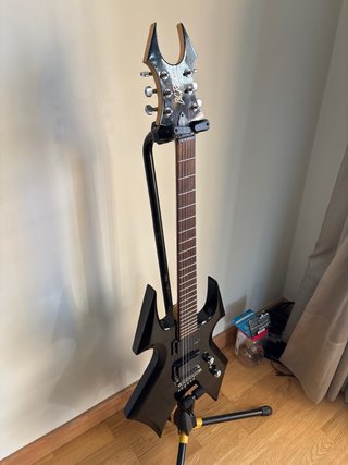 Guitarra Eléctrica B.C. Rich War Beast