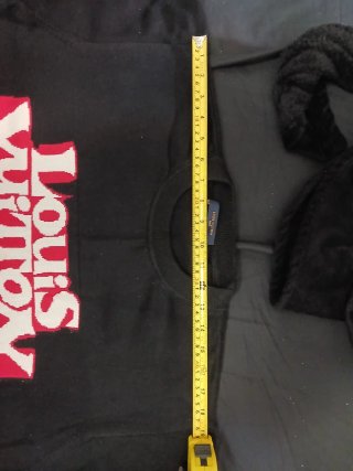 T-shirt Louis Vuitton nera autunno inverno 60€