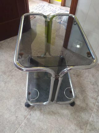 Mesa auxiliar cristal y metal
