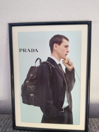 Prada publicidad Original con Marco