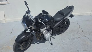 Suzuki Bandit 650 Limitada en papeles