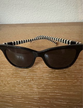 Gafas de sol Carolina Herrera patilla rayas