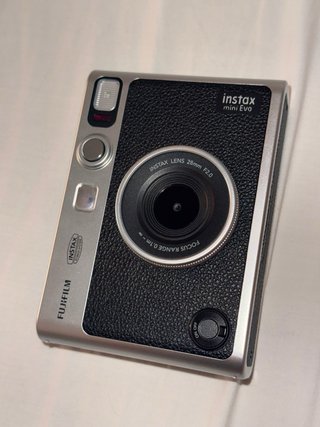 Cámara Fujifilm Instax Mini Evo Negra