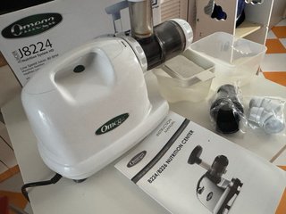 Exprimidor Omega J8224