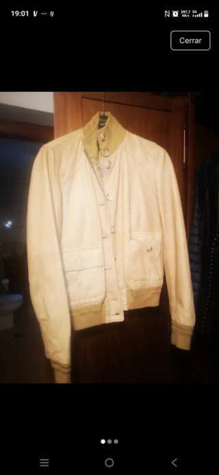 Chaqueta de piel beige