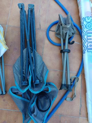 Sillas de camping plegables y sombrilla