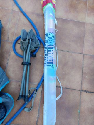 Sillas de camping plegables y sombrilla