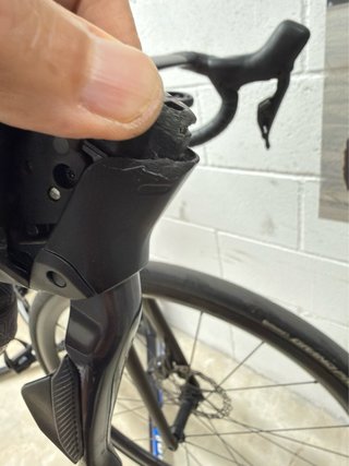 Specialized Aethos Pro 2024 con Alpinist CLX II