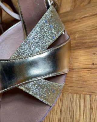 Scarpe da ballo dorate da donna
