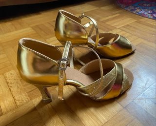 Scarpe da ballo dorate da donna