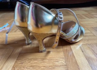 Scarpe da ballo dorate da donna