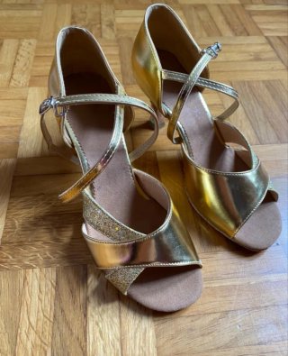Scarpe da ballo dorate da donna