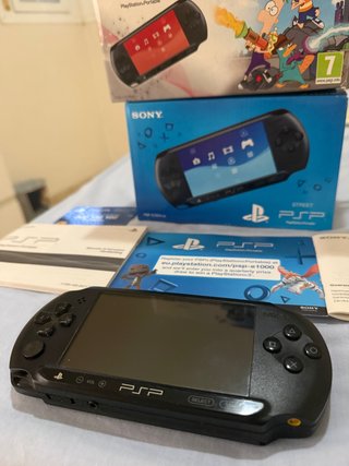 PSP Street Negra + 3 Juegos