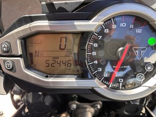 Triumph Tiger 800 XCX con 3 maletas