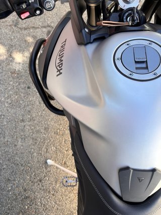 Triumph Tiger 800 XCX con 3 maletas