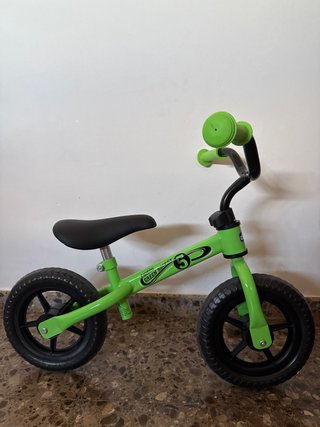 Bici de equilibrio verde para niños