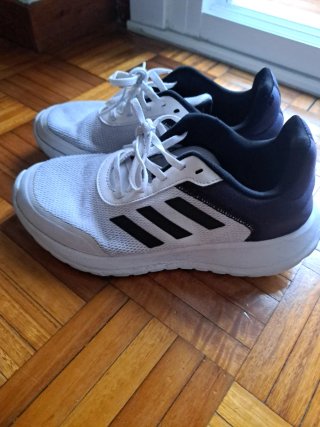 Tenis Adidas Blancos y negros
